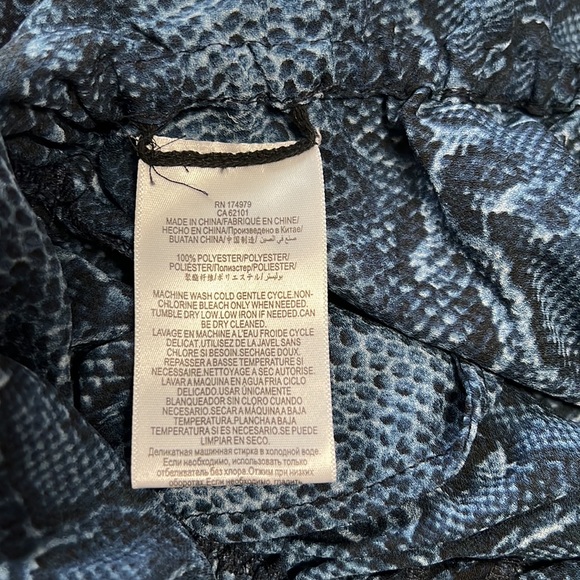 NWT BCBGMAXAZRIA Blue Python Jumpsuit Size XS - Picture 14 of 16